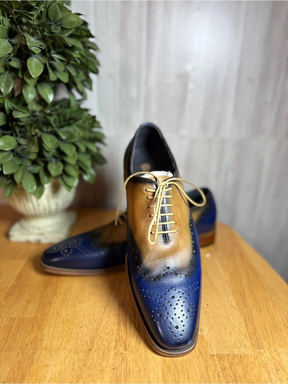 Carrucci Men’s Two-Tone Blue & Cognac Leather Wingtip Oxford Dress Shoes